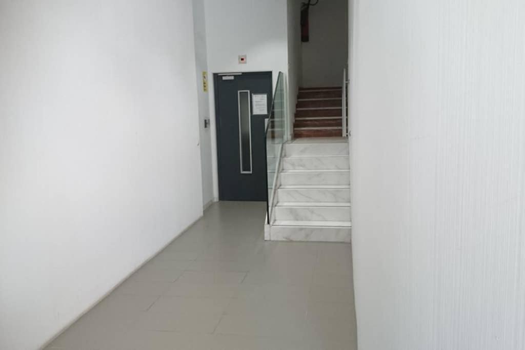 Espacioso Y Centrico Piso Con Zona Chill-Out Alicante Exterior photo