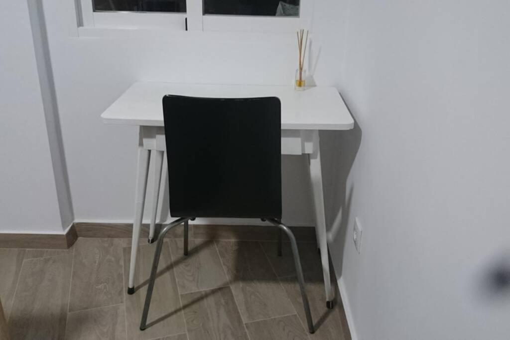 Espacioso Y Centrico Piso Con Zona Chill-Out Alicante Exterior photo