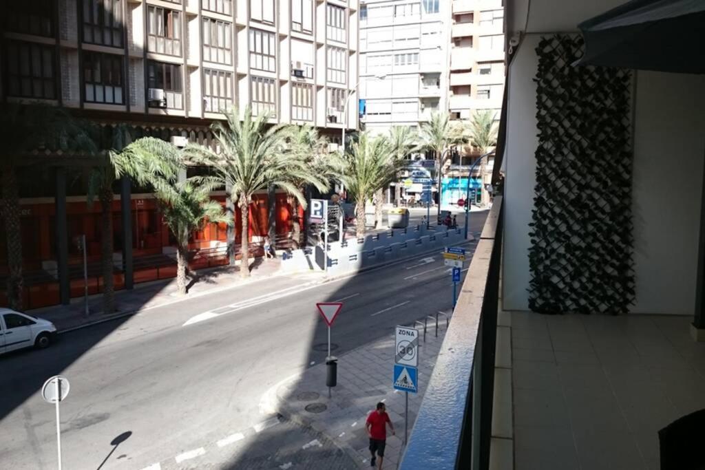Espacioso Y Centrico Piso Con Zona Chill-Out Alicante Exterior photo