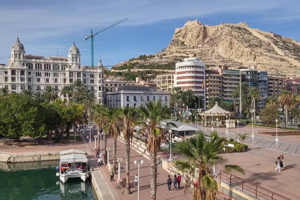 Espacioso Y Centrico Piso Con Zona Chill-Out Alicante Exterior photo