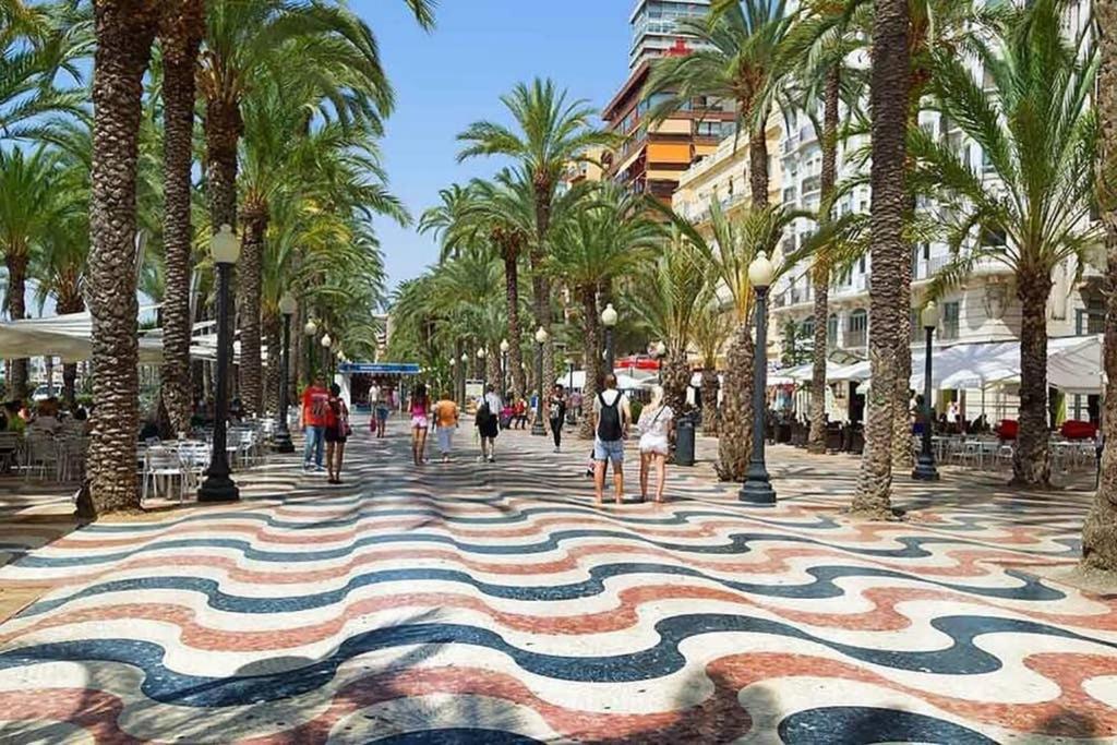Espacioso Y Centrico Piso Con Zona Chill-Out Alicante Exterior photo